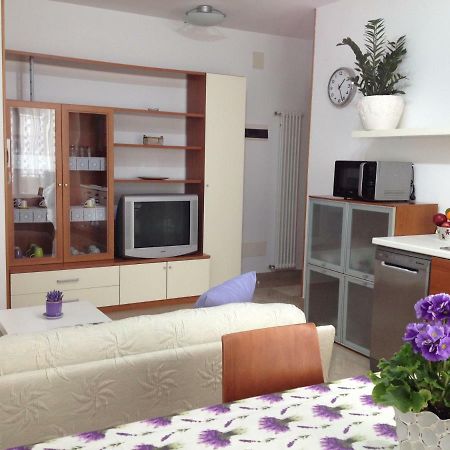 Aloe Beach Apartments, Ombrellone, Parcheggio E Uso Di Biciclette Gratis Rimini Extérieur photo